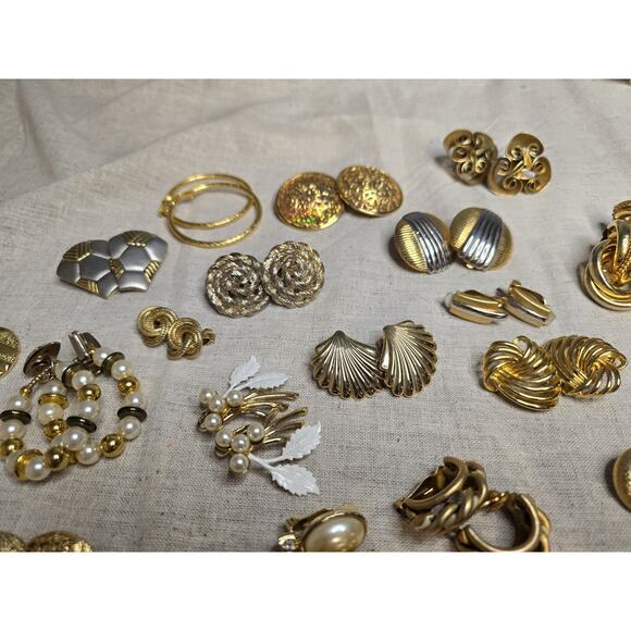 Lot 36 Gold & Silver Tone Clip On Earrings Chunky Pearl Hoop Rhinestone Vintage - Picture 5 of 12